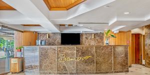 Bamboo Waikiki Hotel Front Desk